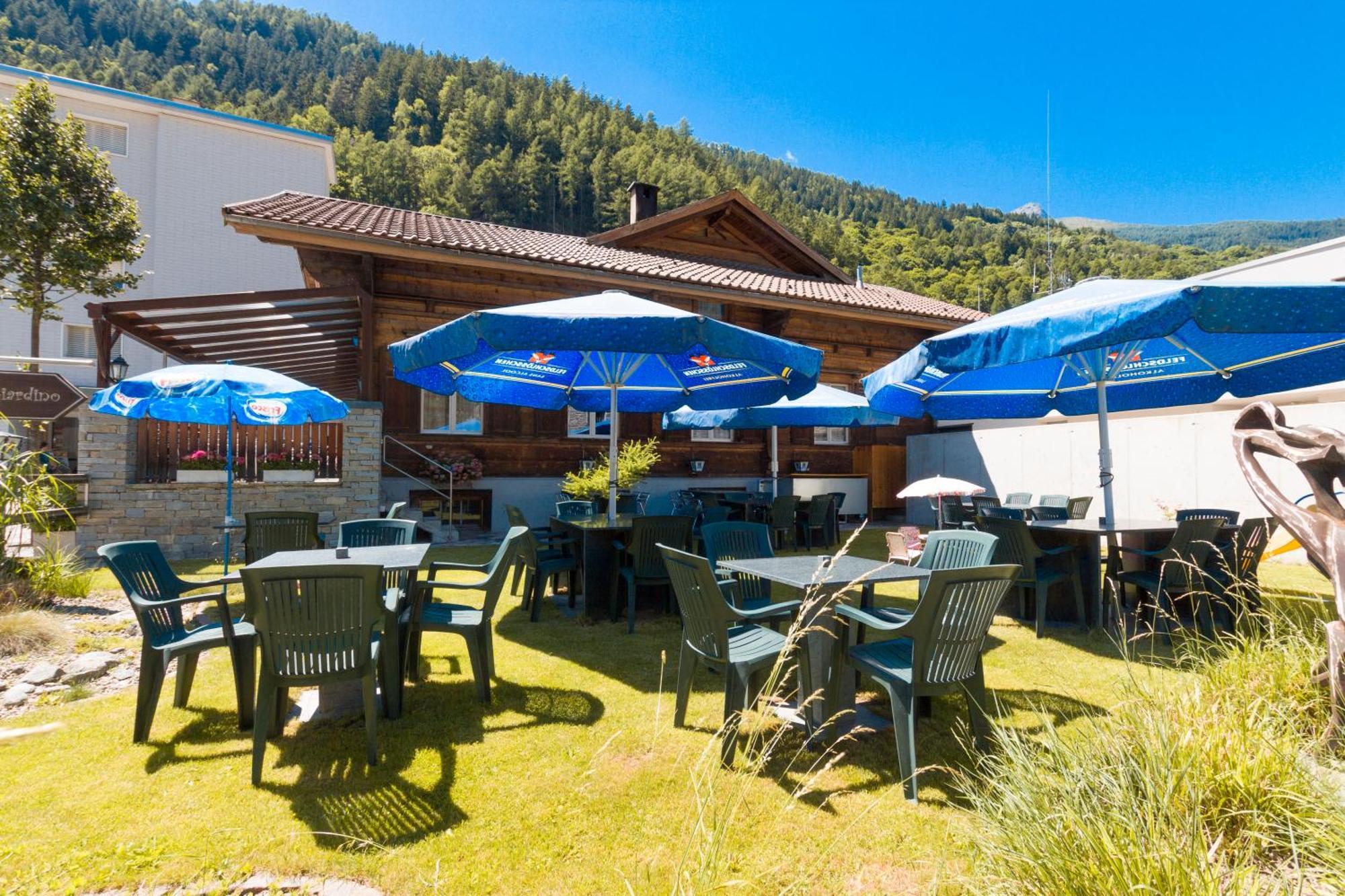 Ristorante Pensione Chalet Stazione Poschiavo Exterior foto