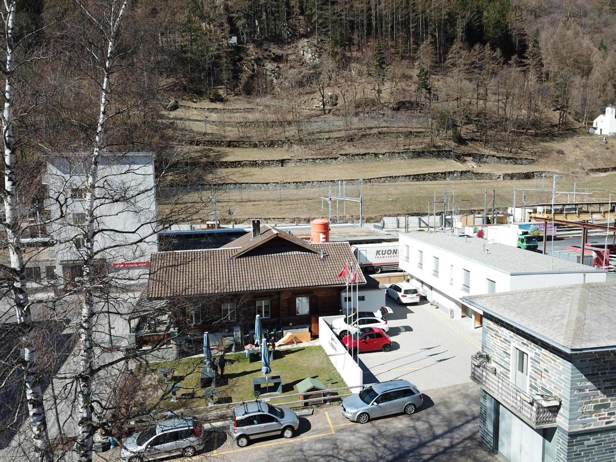 Ristorante Pensione Chalet Stazione Poschiavo Exterior foto