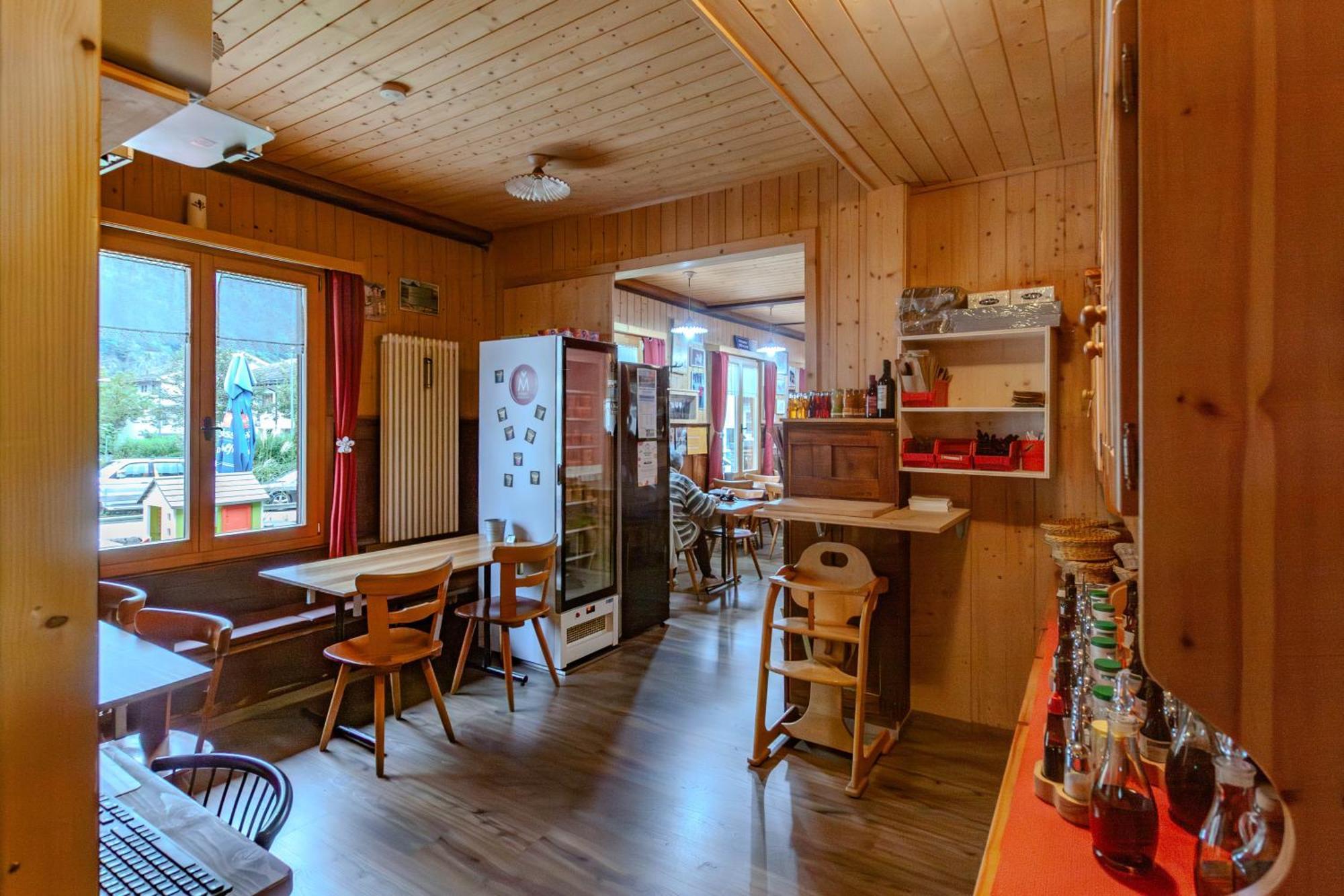 Ristorante Pensione Chalet Stazione Poschiavo Exterior foto