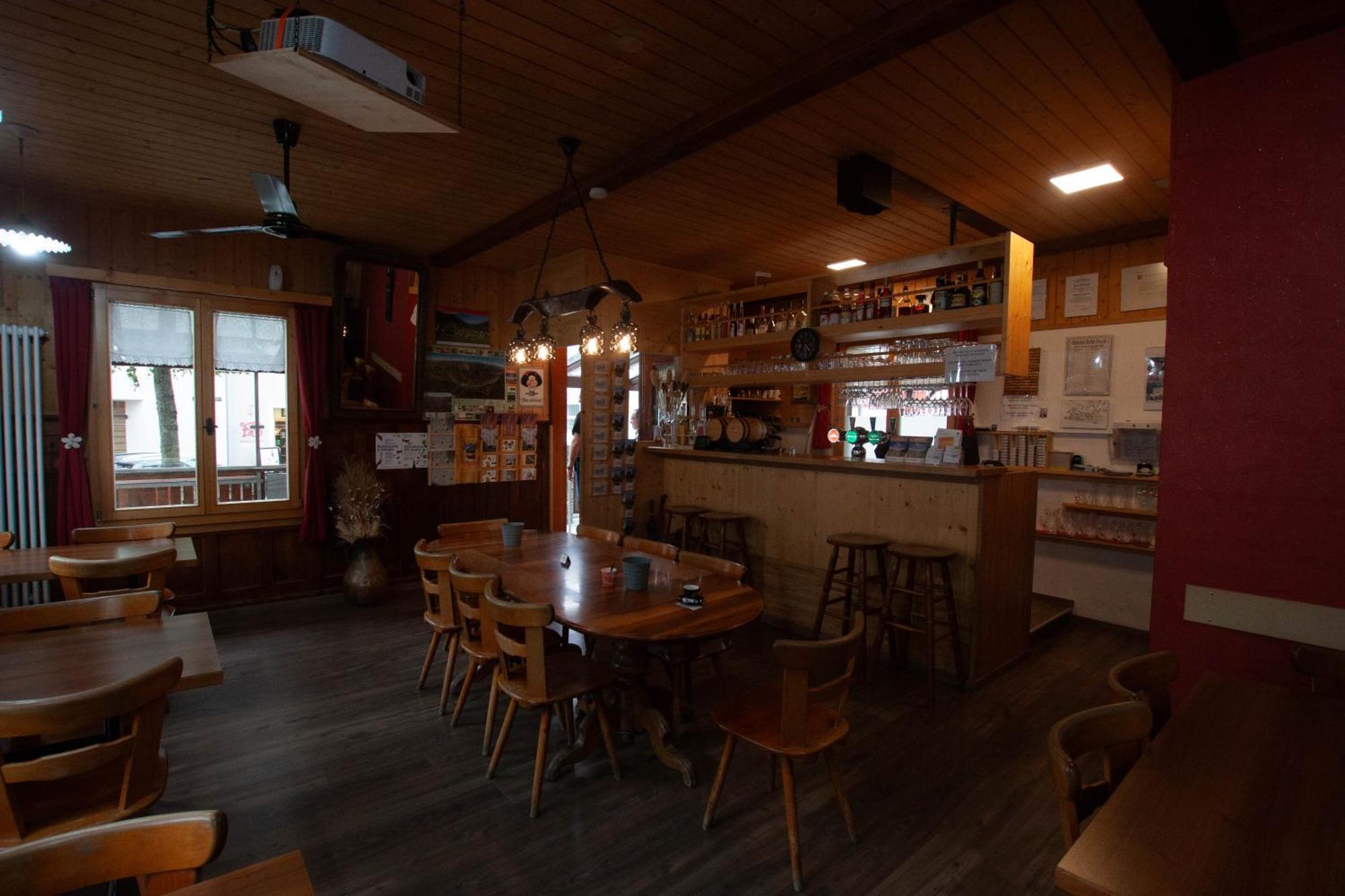 Ristorante Pensione Chalet Stazione Poschiavo Exterior foto